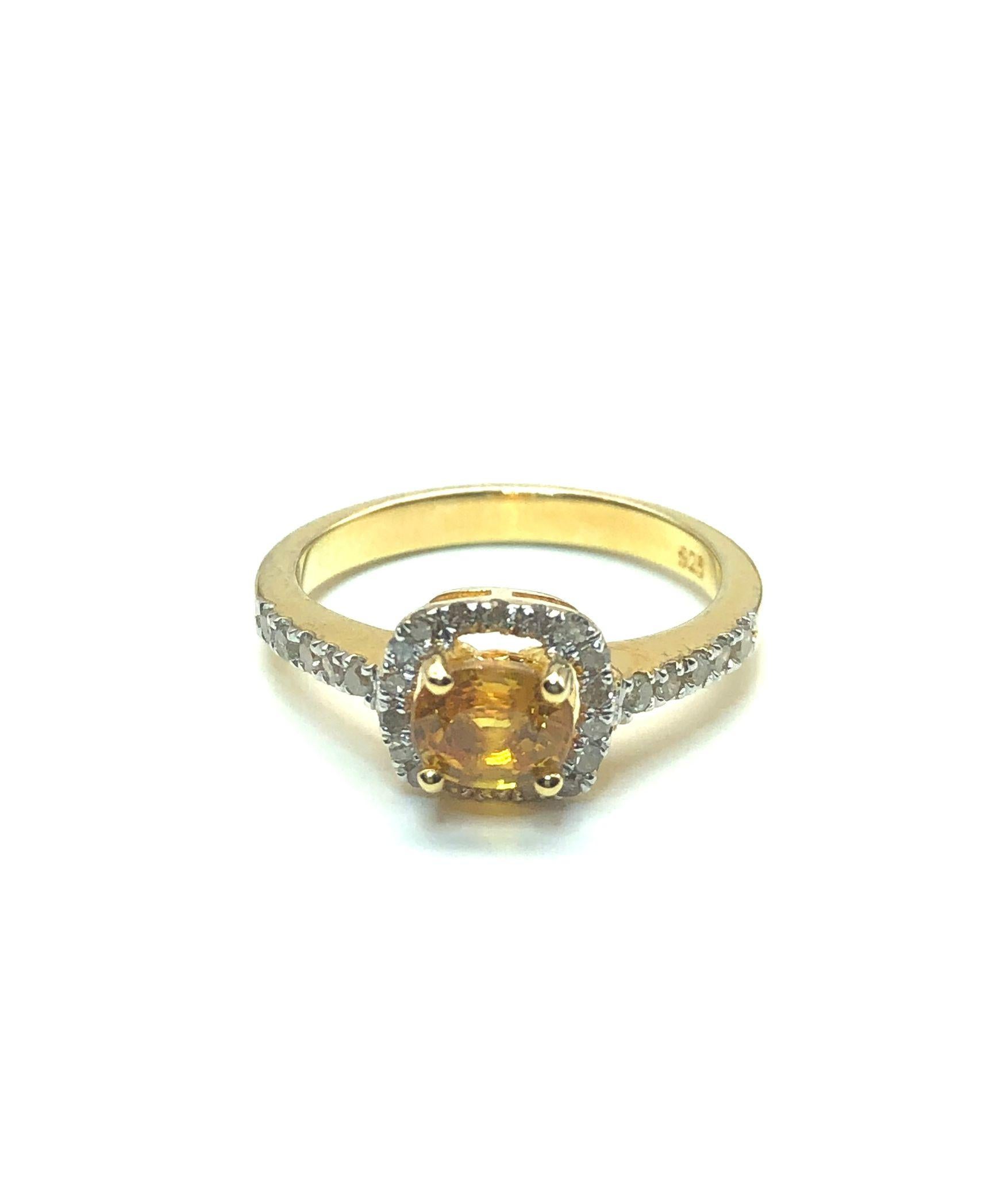 Anello vintage con zaffiro giallo e diamanti 