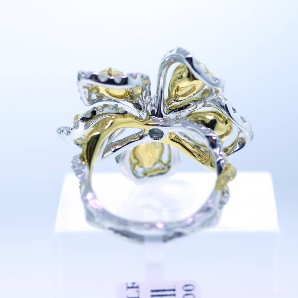 Diamond Two Color Gold Flower Cocktail Ring In New Condition In Scottsdale, AZ