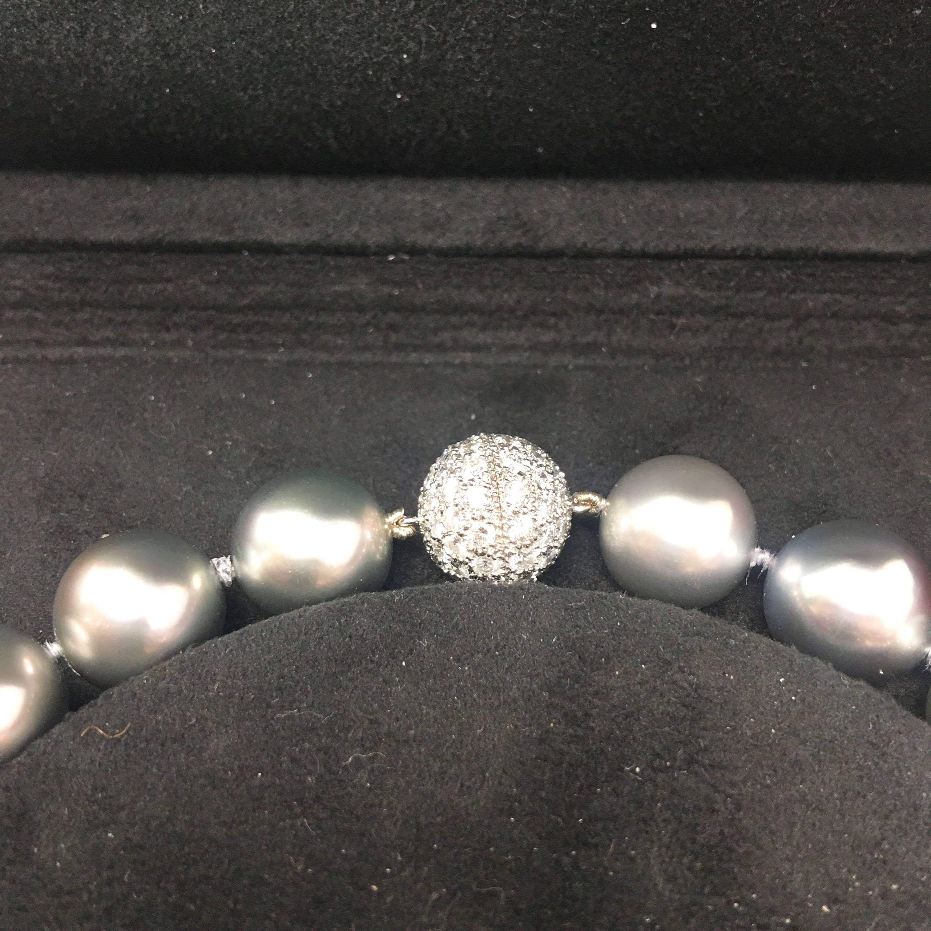 Cartier Tahiti-Perlenkette mit Diamantverschluss, grau-lila 1
