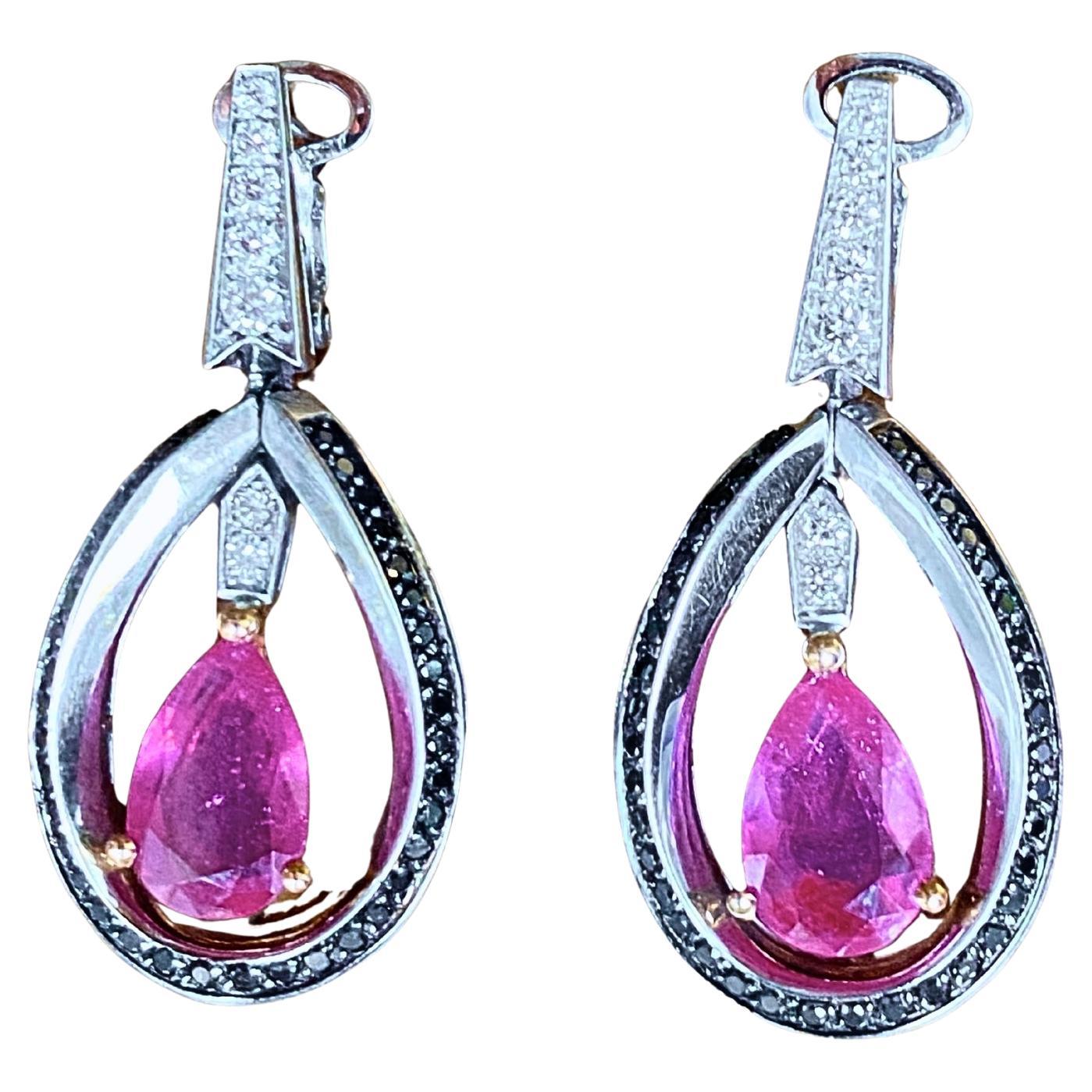 Orecchini Oro 18Kt Diamanti Neri e Bianchi Grande Rubino a Goccia