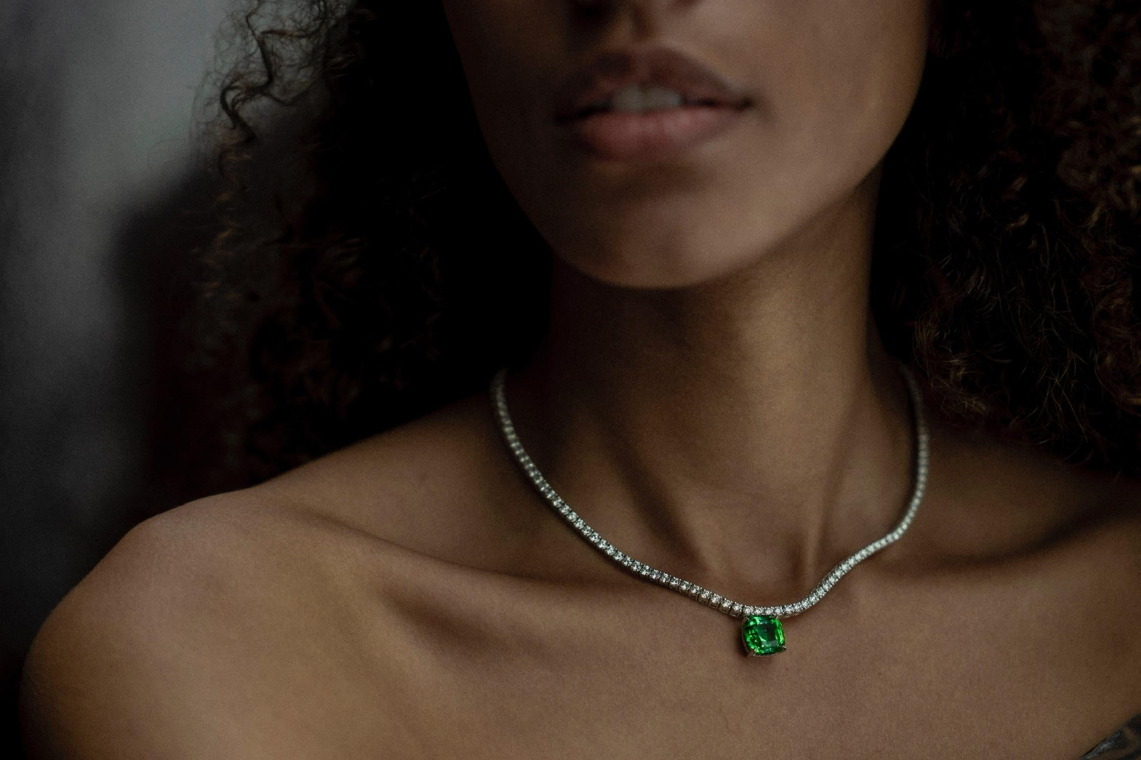 Modern Diamond Tennis Necklace with Detachable 7.61 carat Green Tourmaline Pendant For Sale