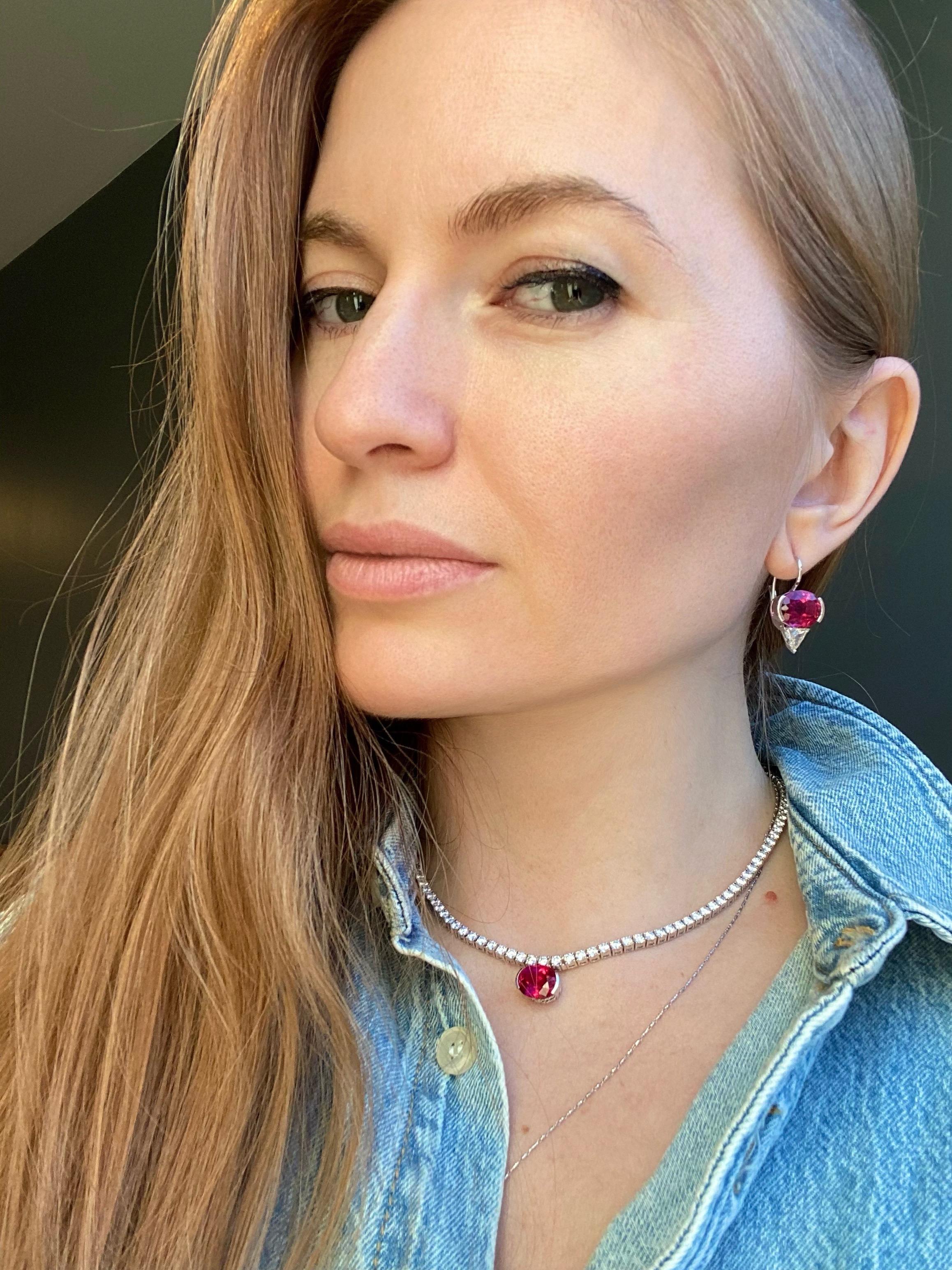 Taglio rotondo Collana A. Taylor con diamante grande in vendita