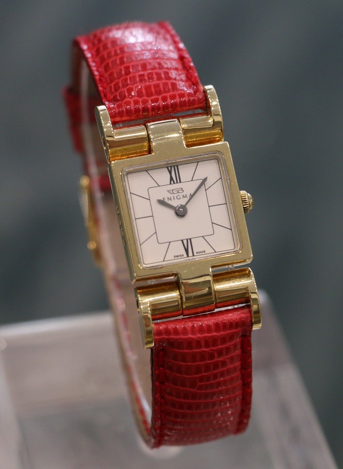 Enigma by Gianni Bulgari Lady's Yellow Gold Quartz Wristwatch In Excellent Condition In Los Angeles, CA