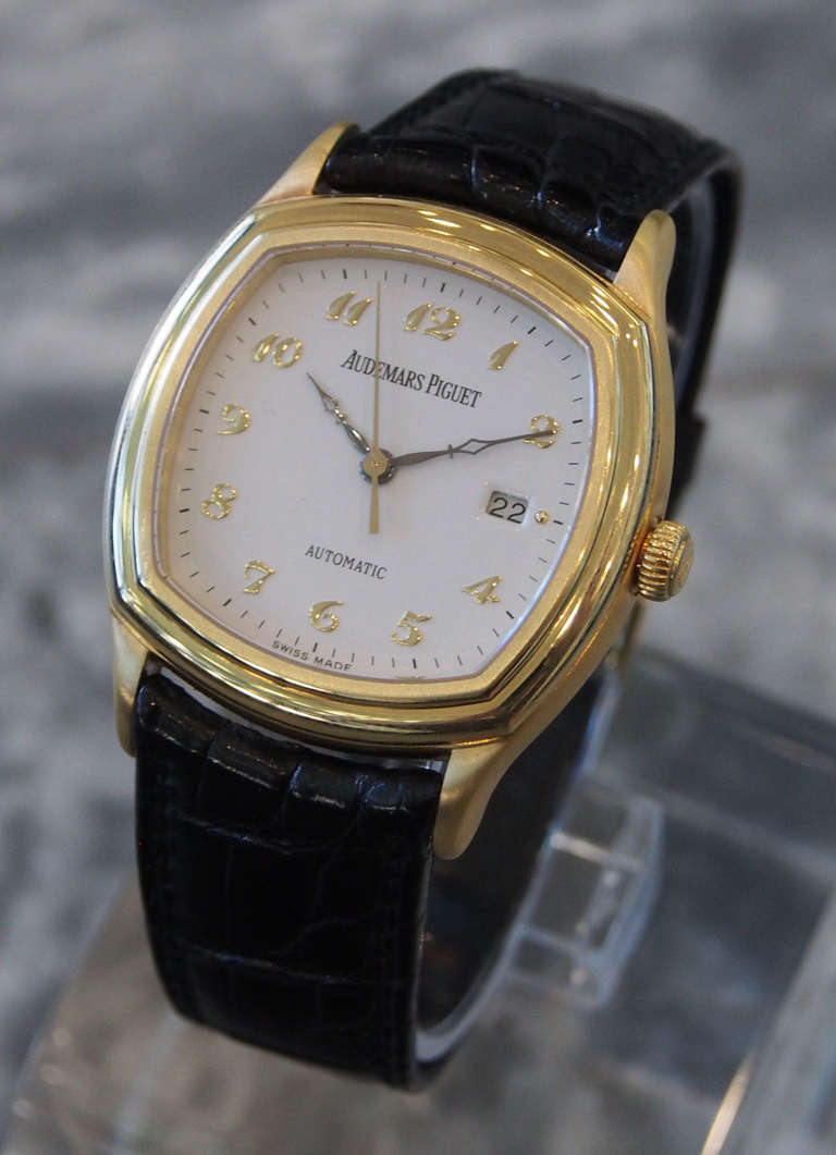 Audemars Piguet Yellow Gold Cushion Automatic Wristwatch with Date In Excellent Condition In Los Angeles, CA