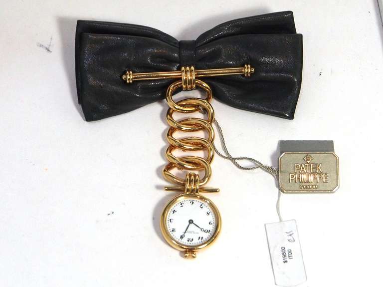 Patek Philippe Lady's Yellow Gold Bowtie Brooch Watch Ref 4762J In Excellent Condition In Los Angeles, CA