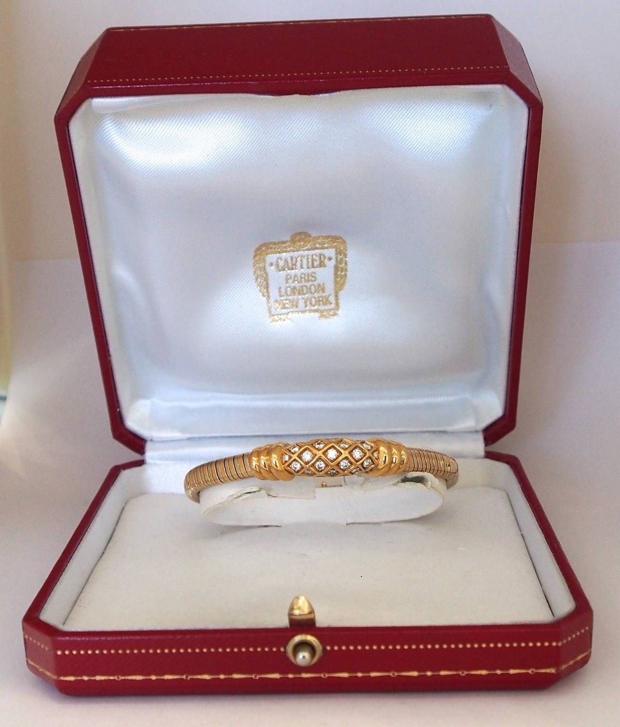 Brand Name  Cartier  
Series  Alexandria  
Gender  Lady's  
Case Material  18k Yellow Gold & White Gold  
Size 7 inches  
Carat Weight .70cts - 27 Diamonds