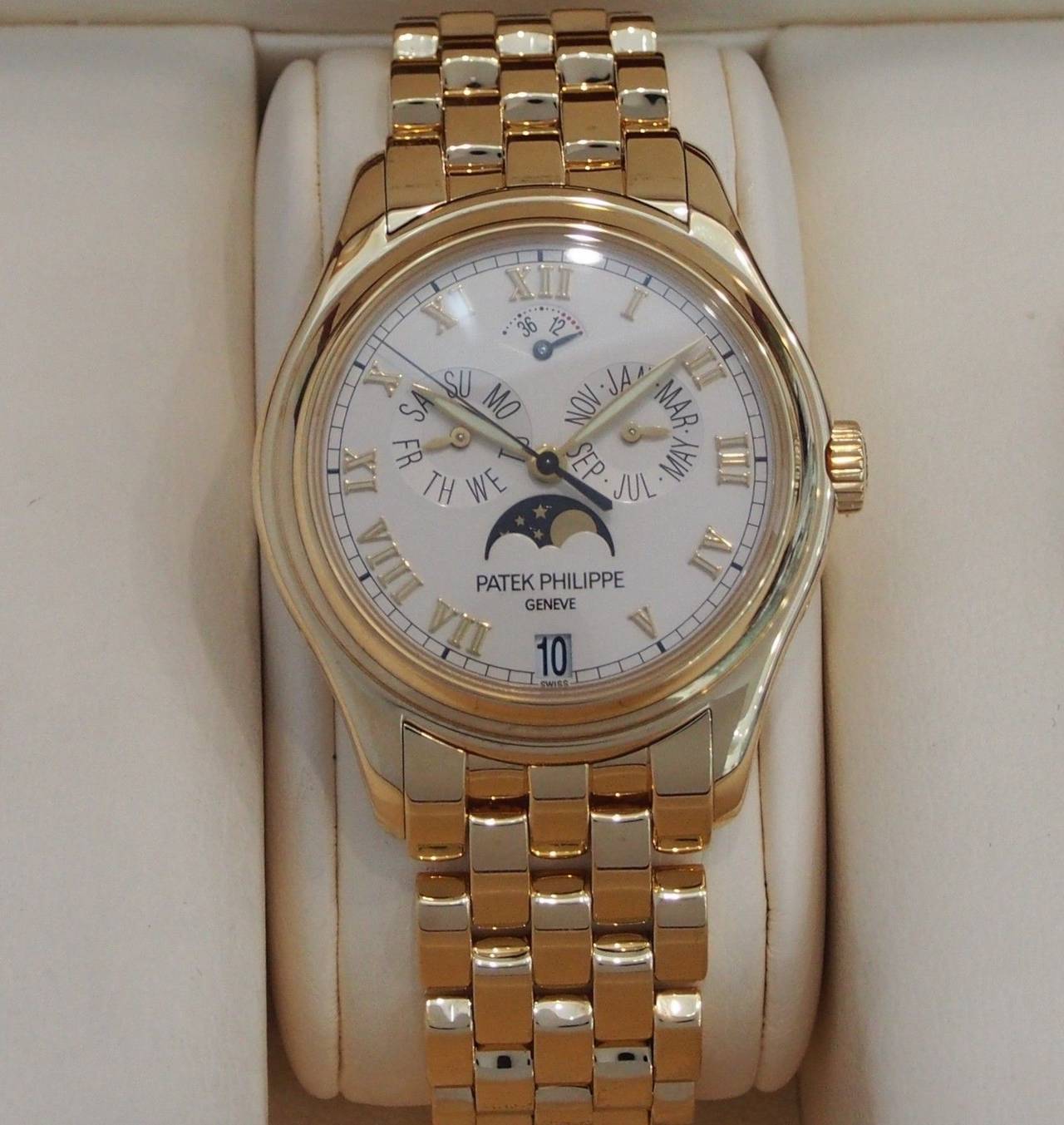 Brand Name  Patek Philippe  
Style Number  5036/1J-001  
Also Called  5036/1J, 5036 1J  
Series  Annual Calendar  
Gender  Men's  
Case Material  18k Yellow Gold  
Dial Color silvered; applied yellow gold Roman numeral hour markers,