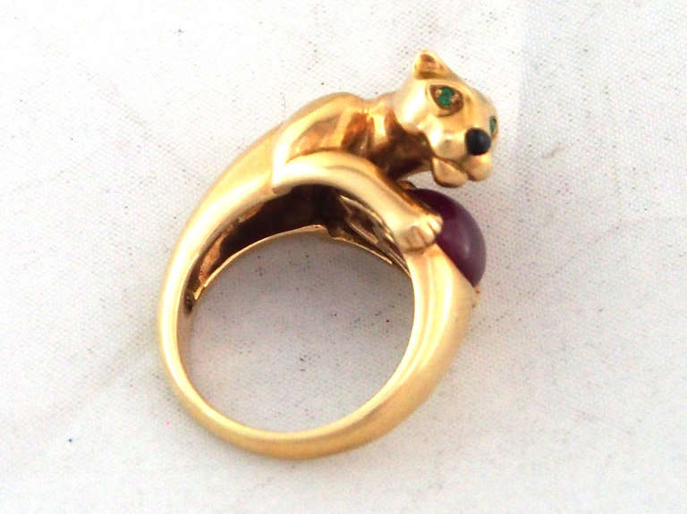 Cartier Panther Vedra Onyx Emerald Ruby Yellow Gold Ring In Excellent Condition In Los Angeles, CA