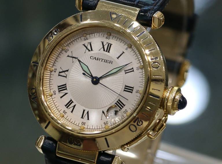 Cartier Yellow Gold Pasha Automatic Wristwatch with Date In Excellent Condition In Los Angeles, CA