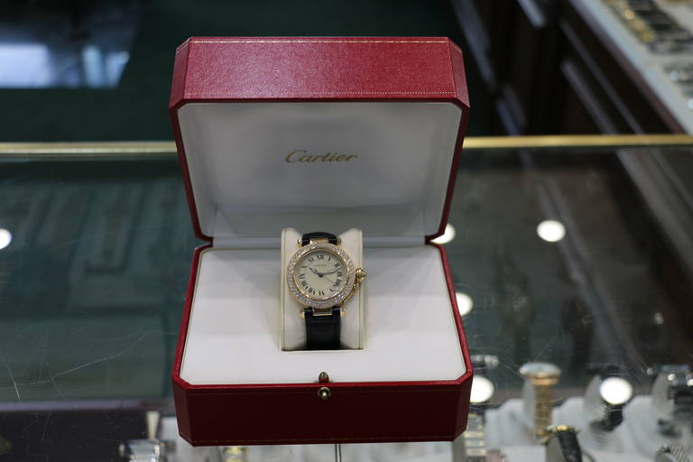 Brand Name: Cartier
Case Reference: 1035
Series: Pasha
Gender: Lady's
Case Material: 18K Yellow Gold
Dial Color: Silver Guilloche
Movement: Automatic
Functions: Hours, Minutes, Seconds, Date
Crystal Material: Scratch Resistant Sapphire
Case