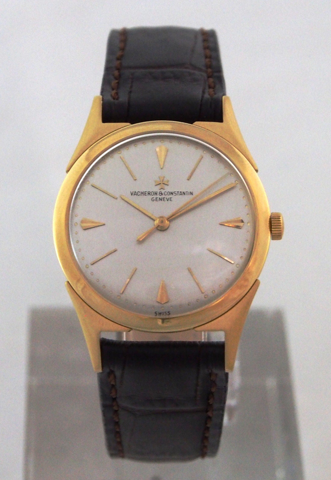Brand Name:	Vacheron & Constantin
Ref. Number:	6069
Case Material	18K Yellow Gold
Dial	: Silvered with Gold Hour Markers
Movement:	Manual-Wind, Caliber 9