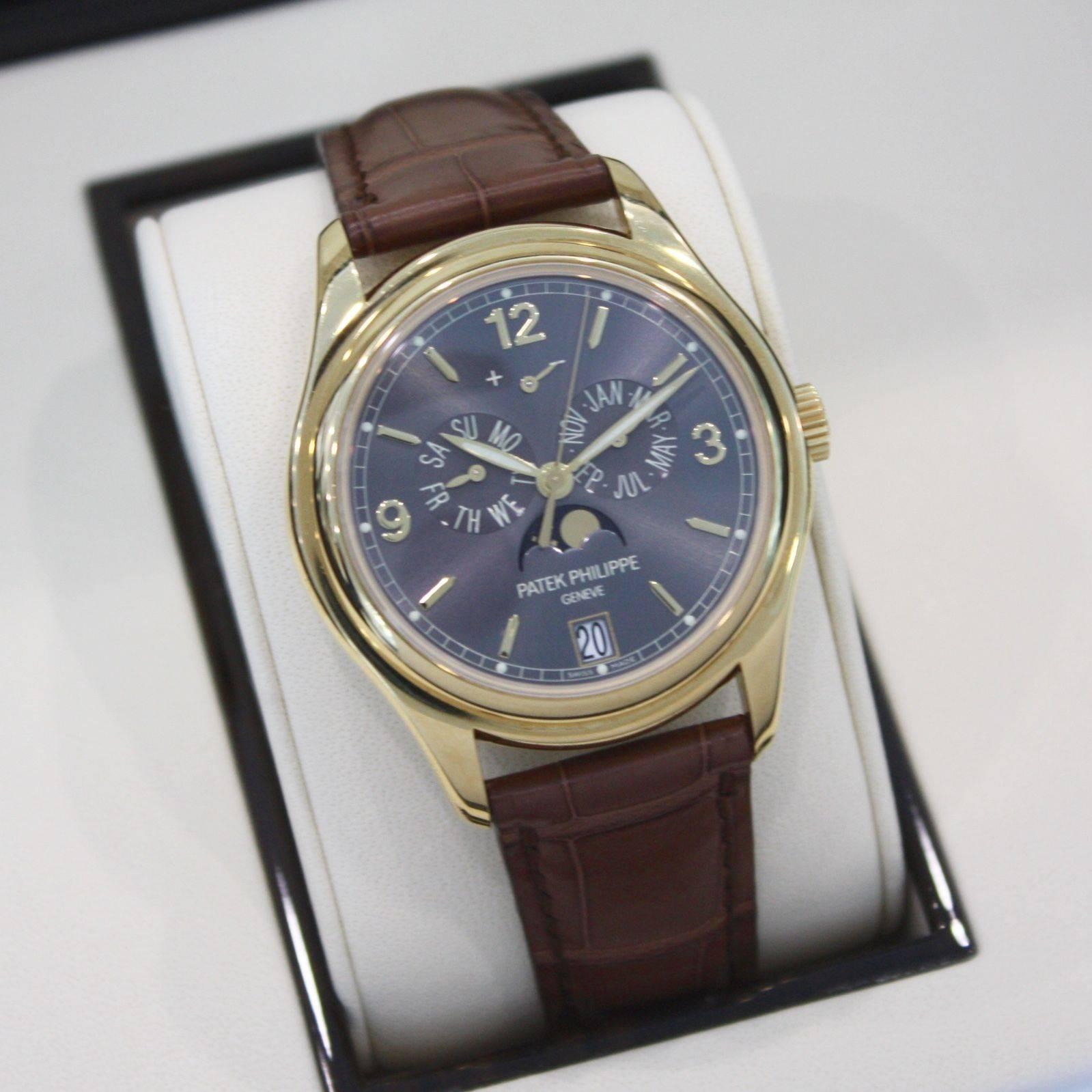 Patek Philippe Yellow Gold Annual Calendar Automatic Wristwatch Ref 5146J-010  In Excellent Condition In Los Angeles, CA