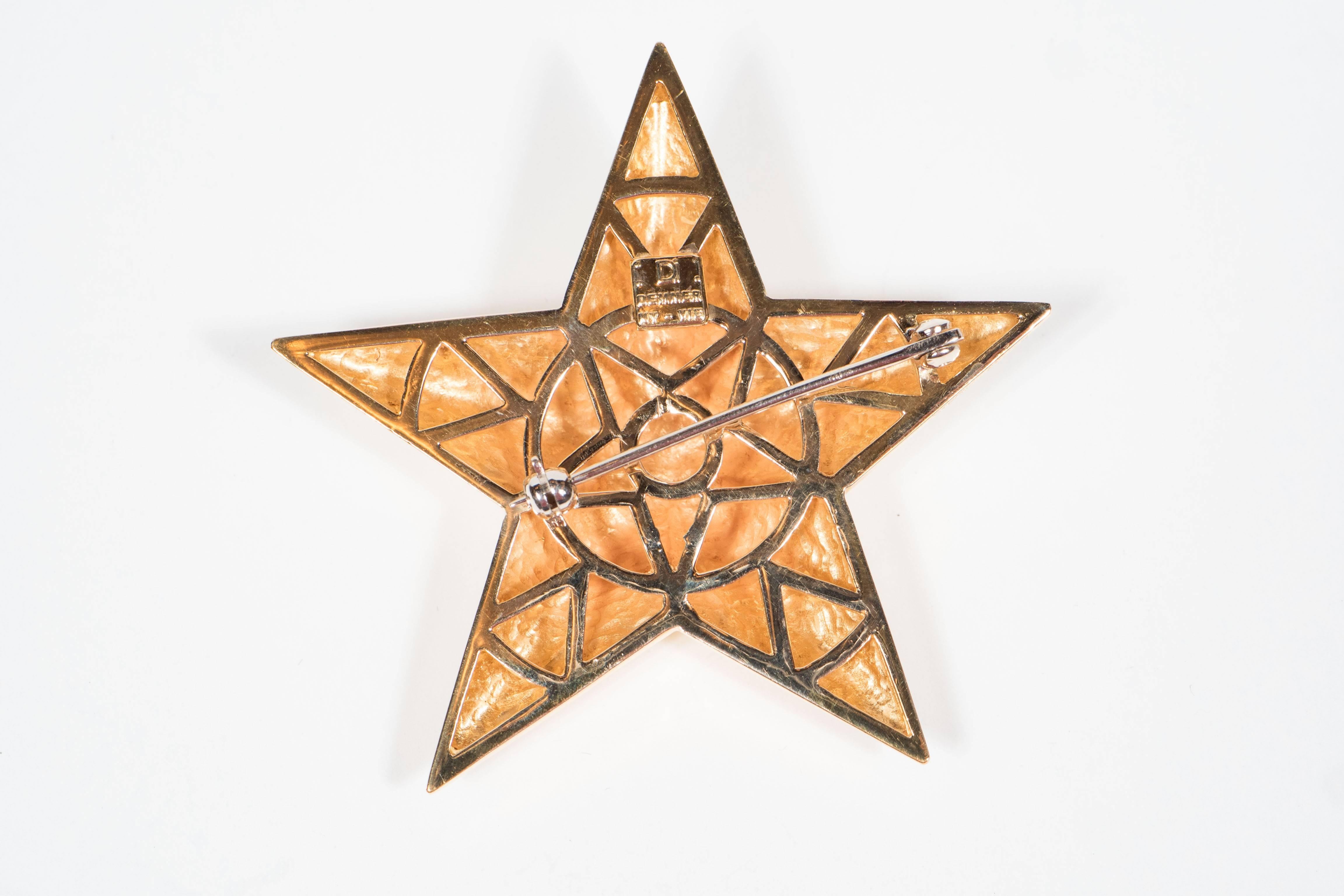 Mid-Century Modernist 18 Karat Gold Star Brooch by Demner For Sale 1