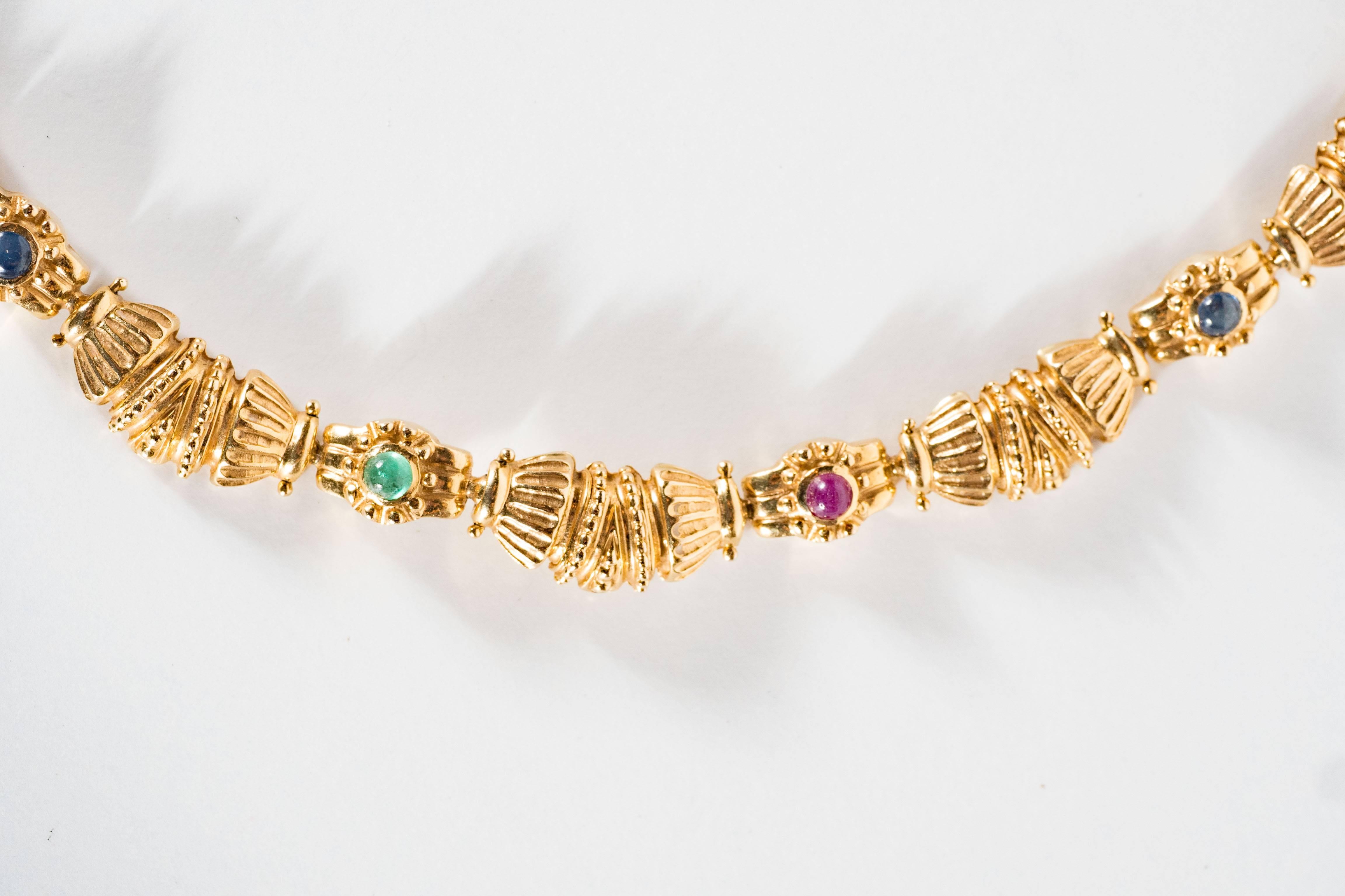 Modernist Italian Classical Cabochon Rubies Emeralds Sapphires Gold Necklace  In Excellent Condition In New York, NY