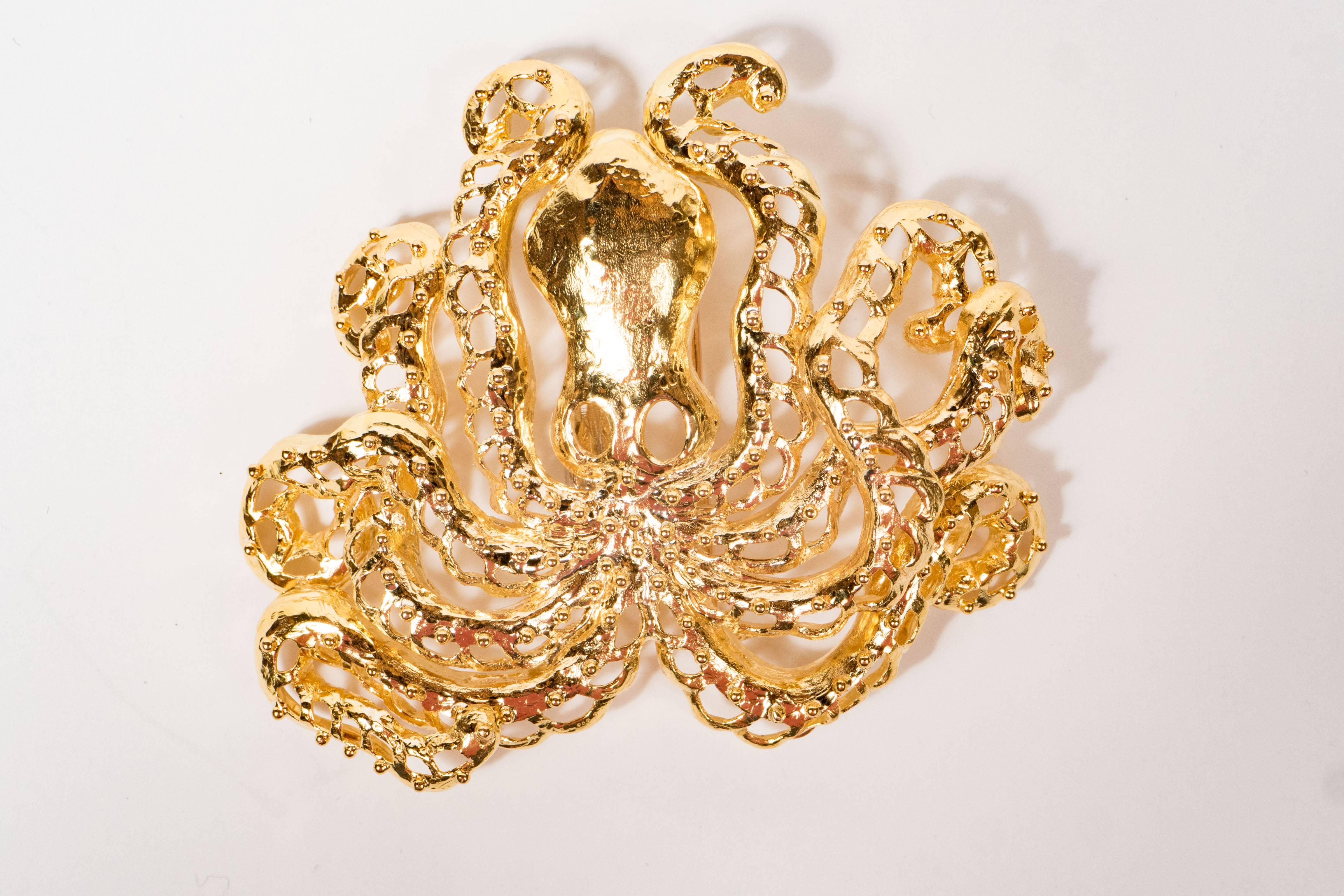 Sophisticated Mid-Century Gold Octopus Brooch 2