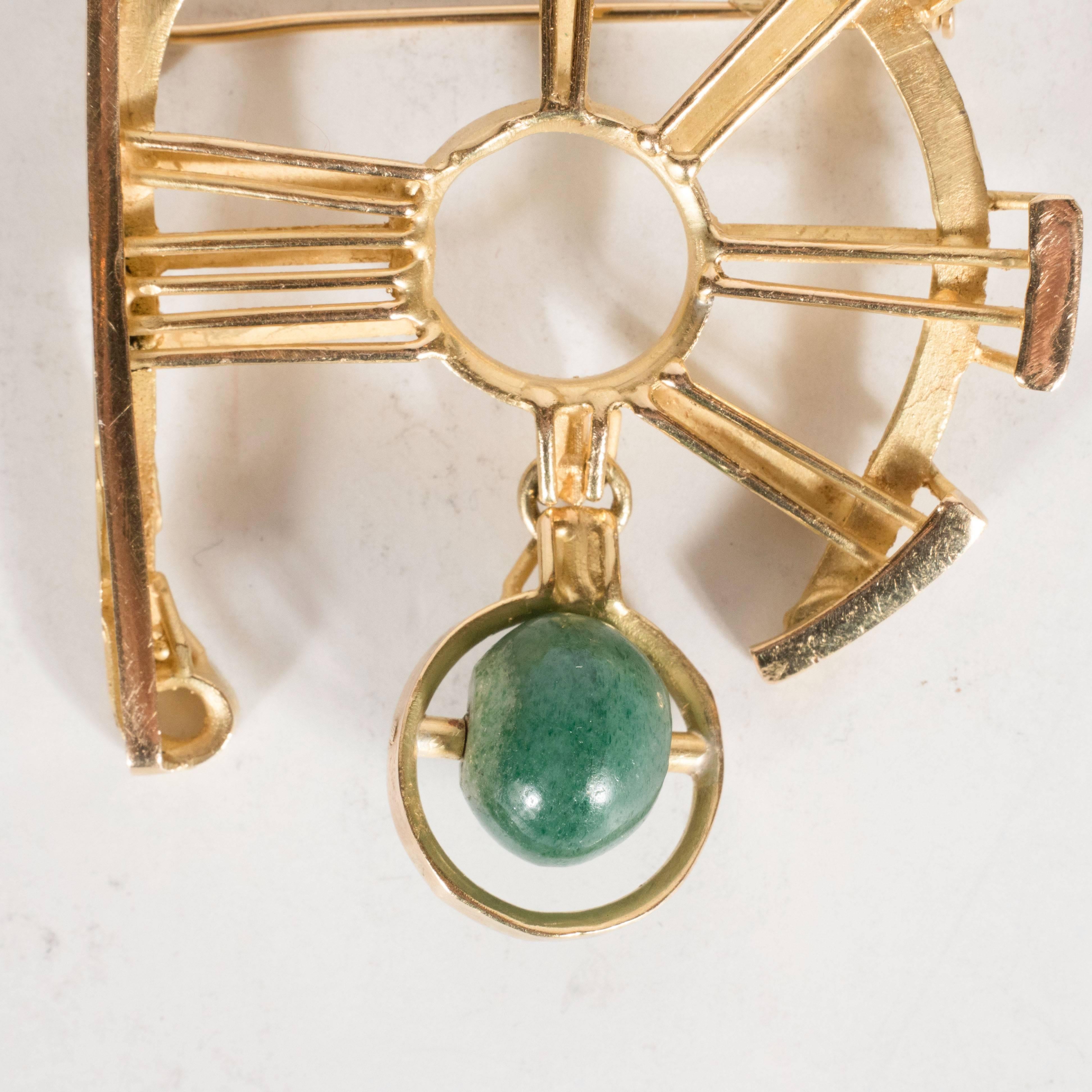 Sophisticated Mid-Century Modernist Serpentine Jade Gold Brooch In Excellent Condition In New York, NY