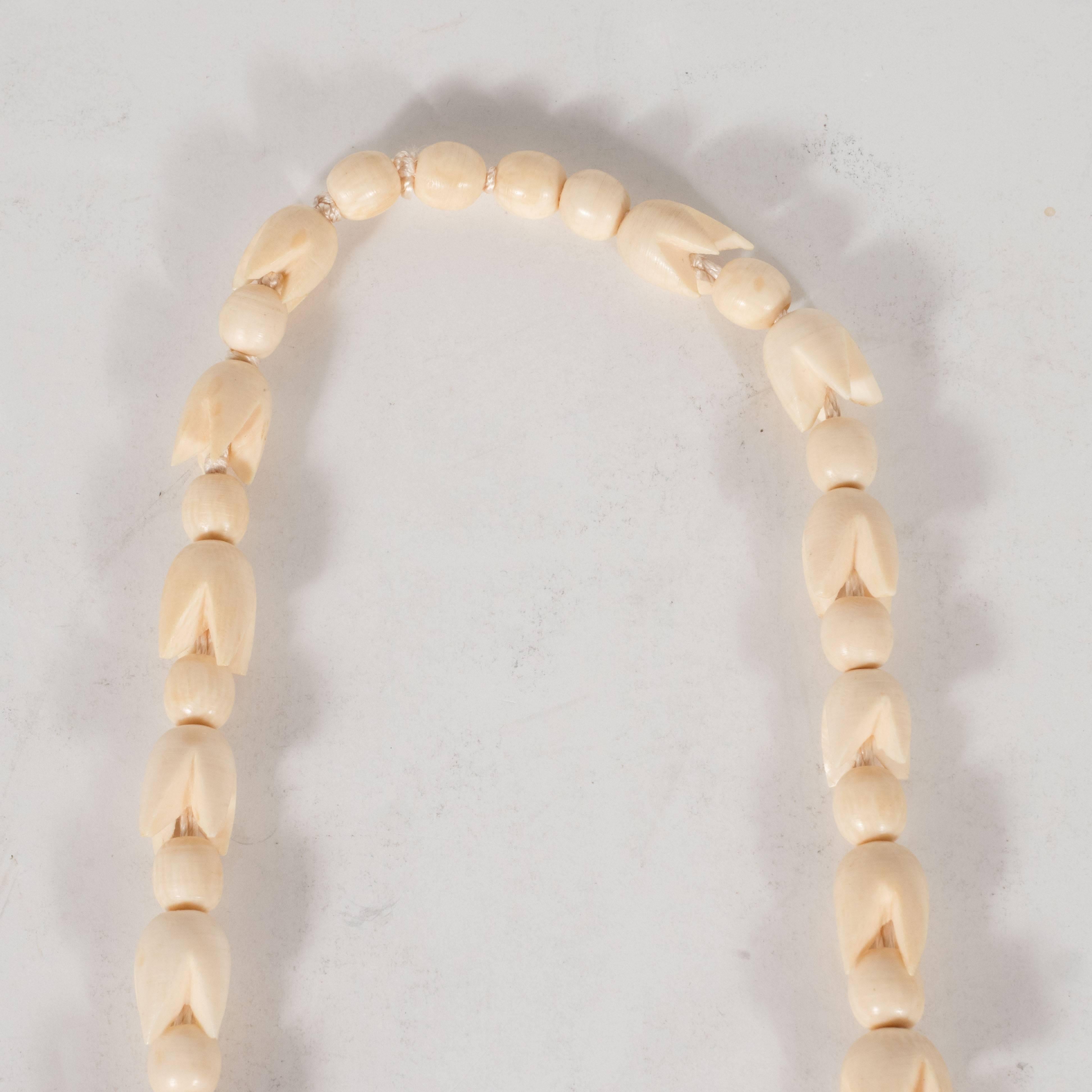 Sophisticated Mid-Century Modernist Graduated Bone Necklace 2
