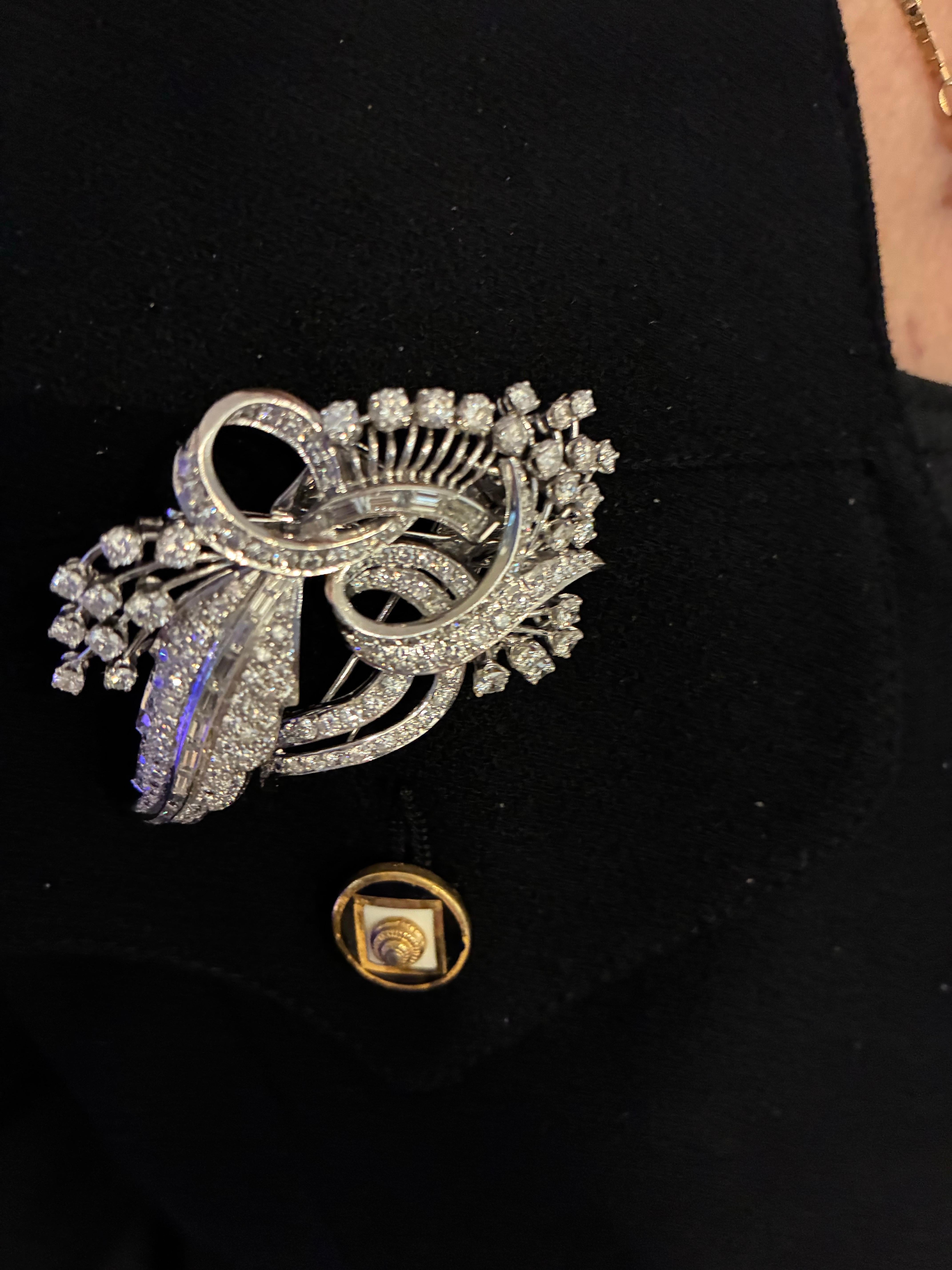 Jewel Of Ocean Estate Platinum Diamonds Brooch Set In Excellent Condition For Sale In Hicksville, NY