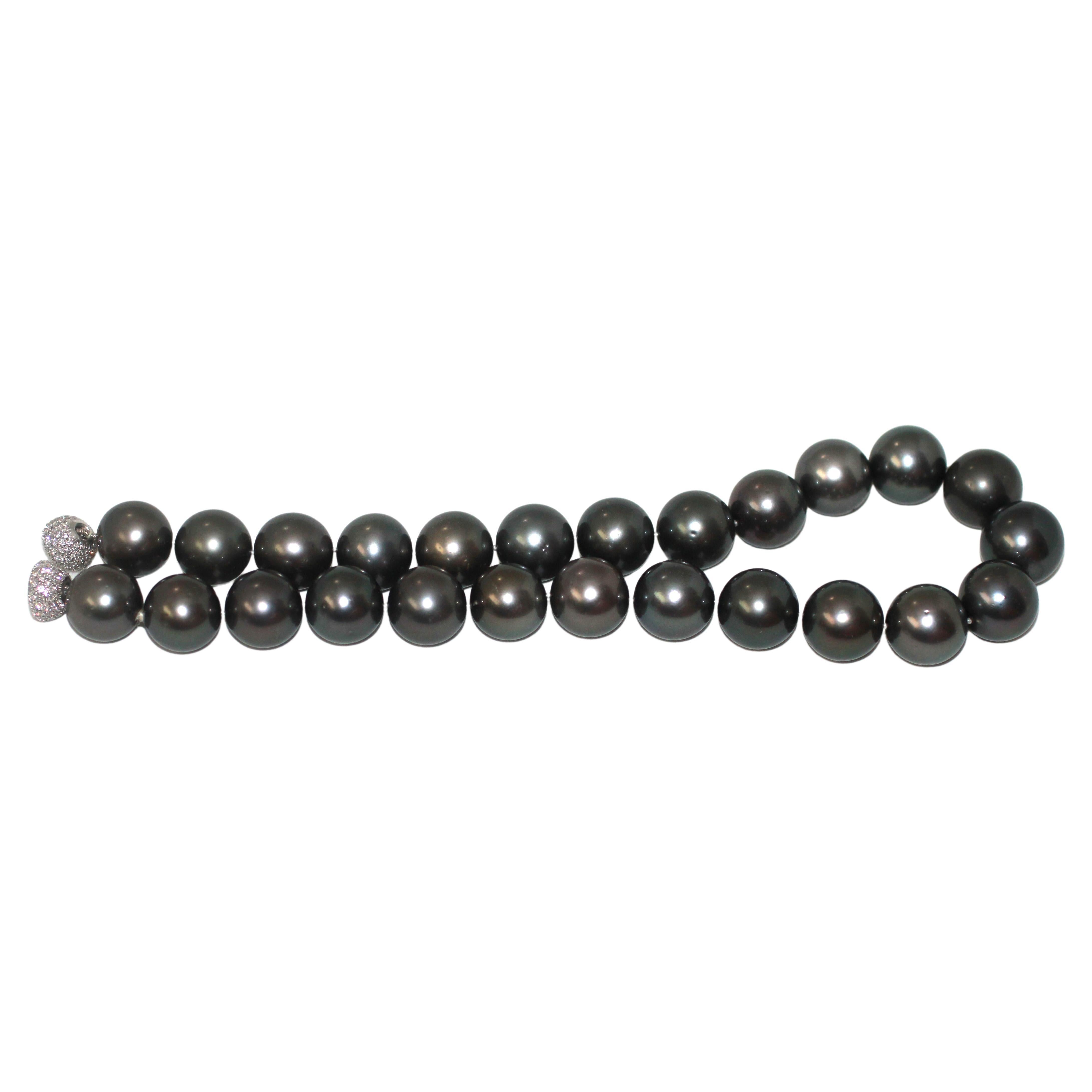 Hakimoto 16.7x15 mm Tahitian Pearl Necklace For Sale 1