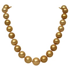 Hakimoto, perle naturelle dorée des mers du Sud de 16 x 13 mm de profondeur, 1,85 carat Dia. Fermoir