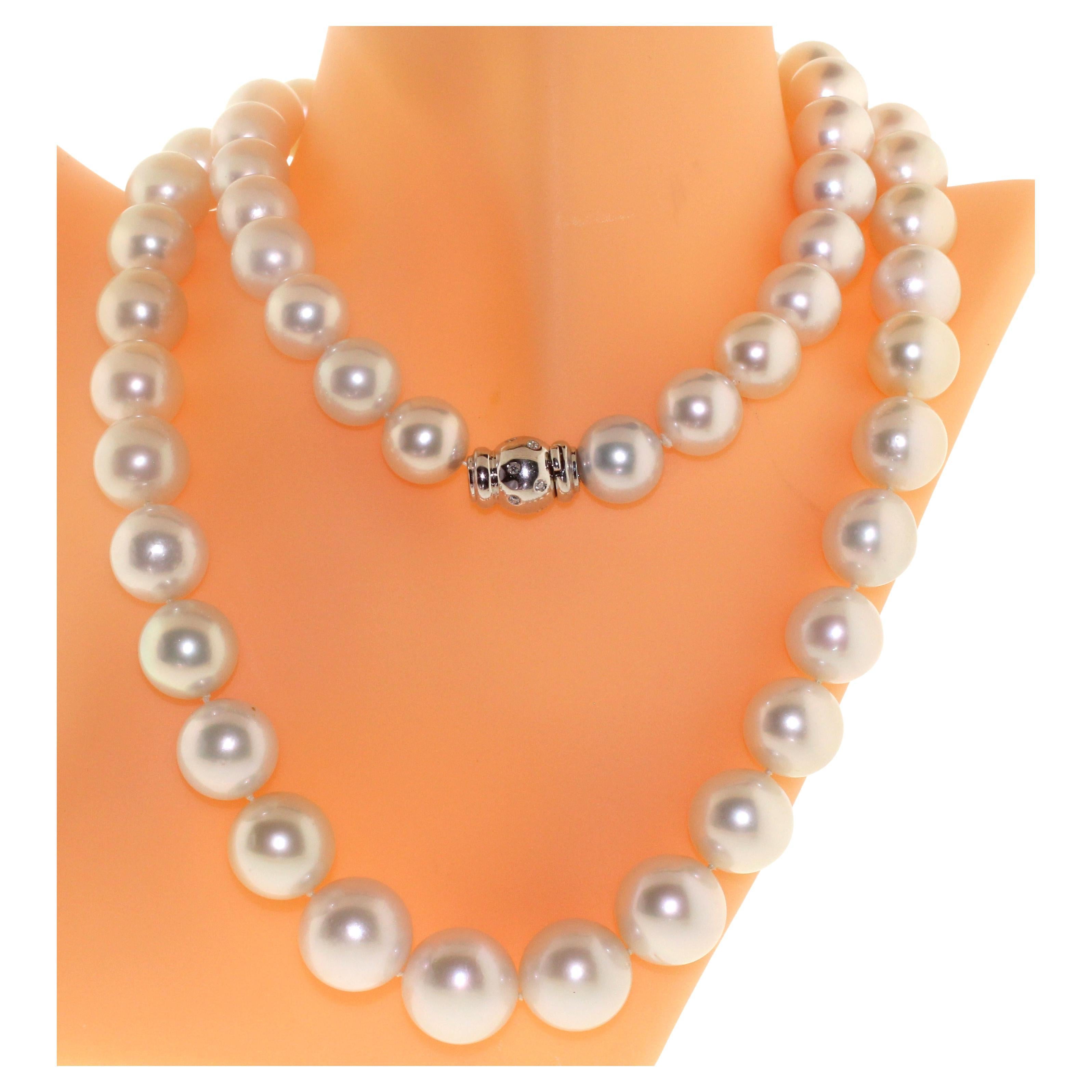 Hakimoto By Jewel Of Ocean 18K South Sea Strand Necklace
18K White Gold With Diamond Clasp
Weight (g): 228
Cultured South Sea Pearl 
Pearl Size: 17X13mm 
Pearl Shape: Round 
Body color: White 
Orient: Very Good
Luster: Very Good 
Surface: Clean