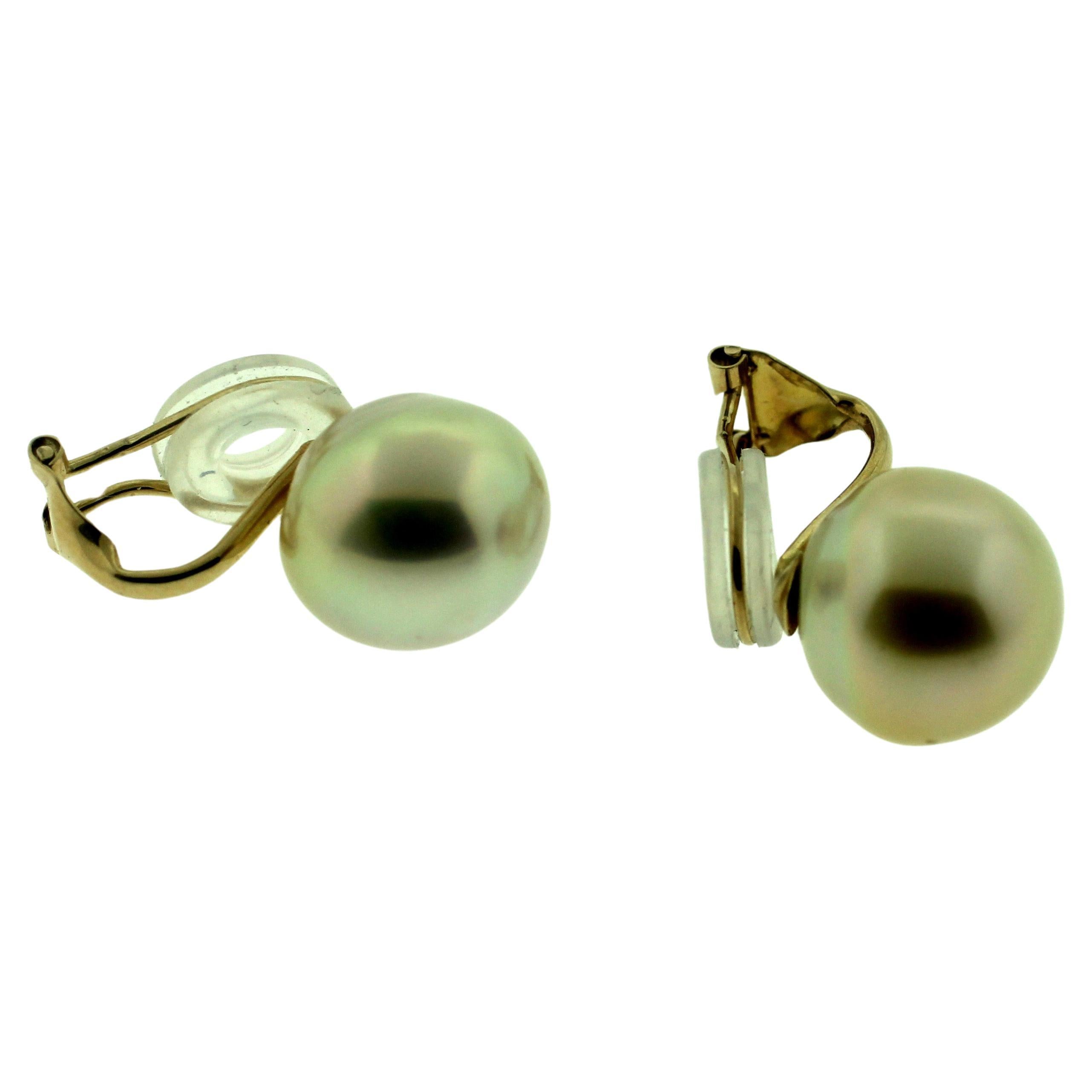 Hakimoto 11 mm South Sea pearl 18k Earrings
