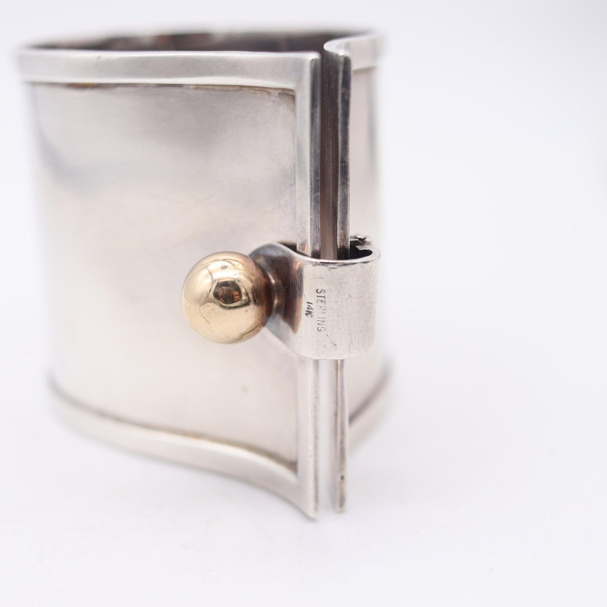 CARTIER 1975 Bracelet Manchette Moderniste en Argent et Or Jaune 14Kt Pour femmes en vente