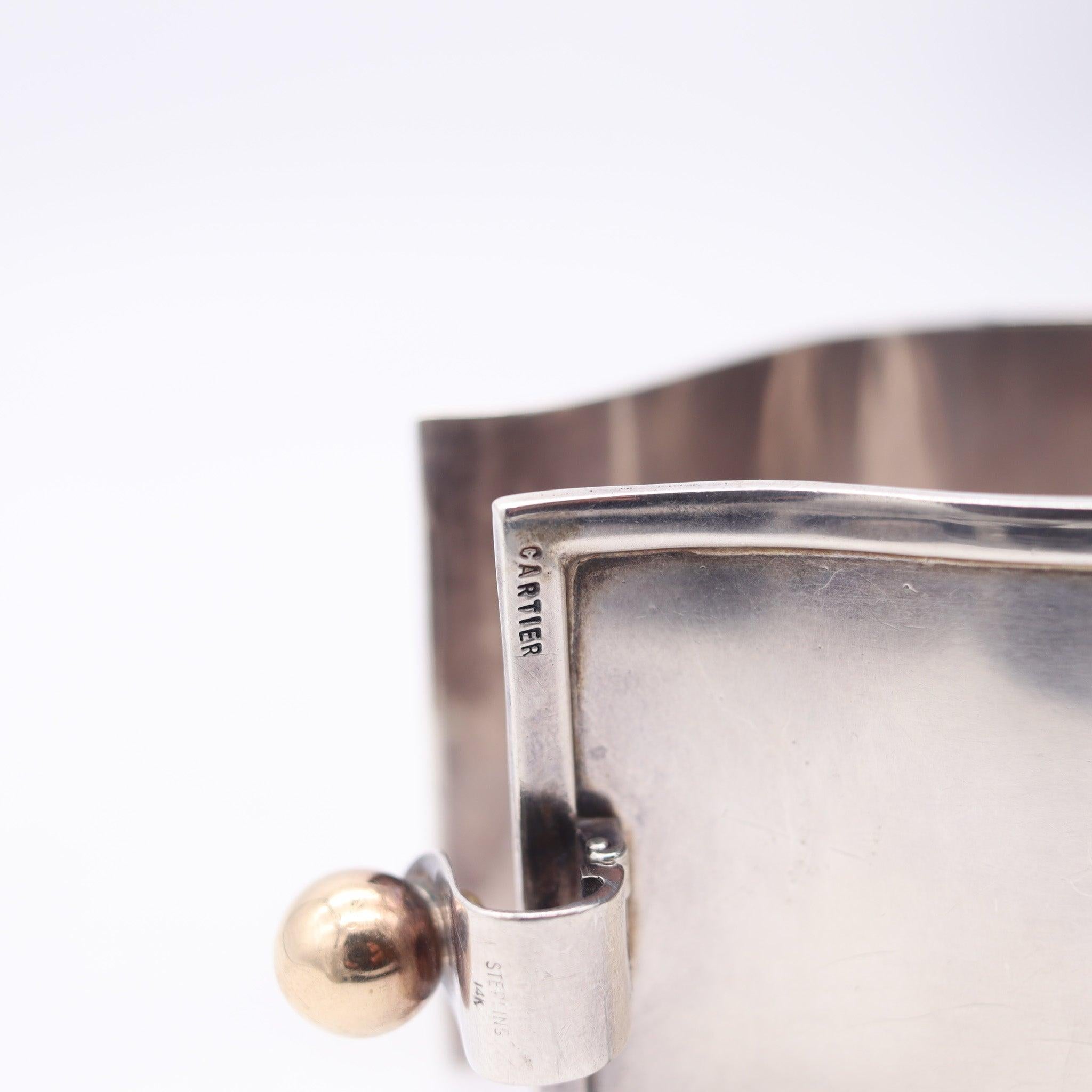 CARTIER 1975 Bracelet Manchette Moderniste en Argent et Or Jaune 14Kt en vente 2