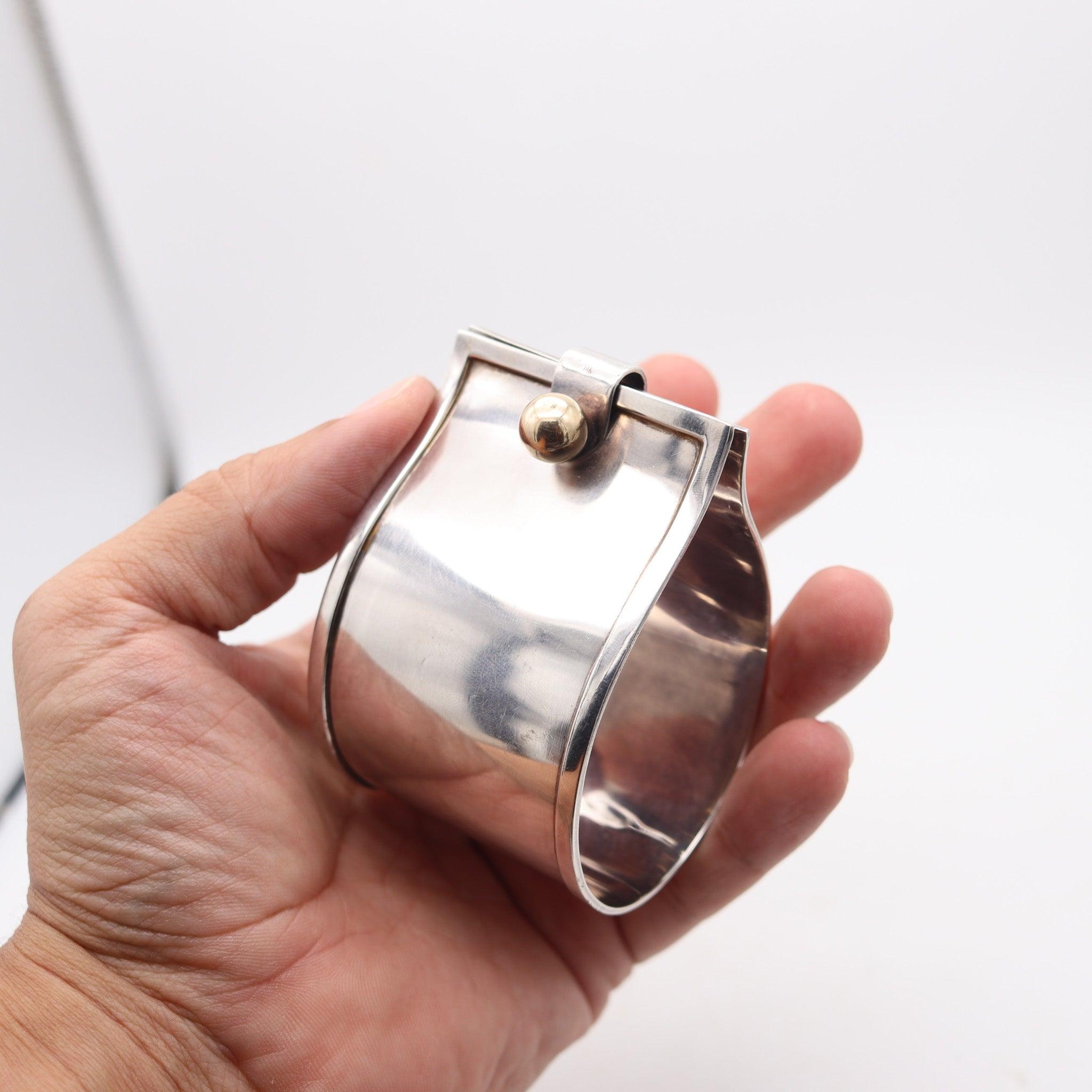 CARTIER 1975 Bracelet Manchette Moderniste en Argent et Or Jaune 14Kt en vente 5