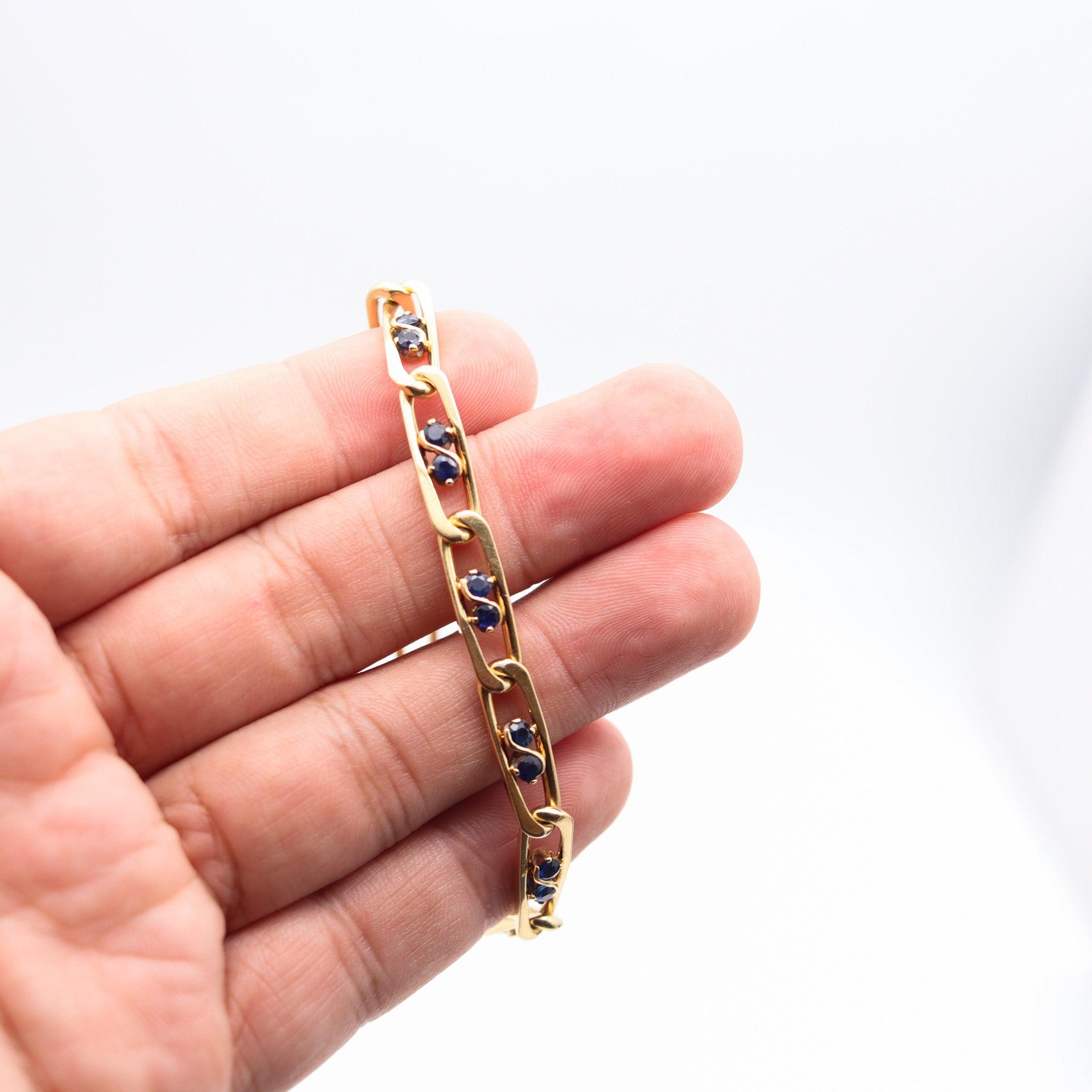 CARTIER 1970 L'Enfant Figaro Pulsera de eslabones en amarillo macizo de 18 quilates con zafiros en venta 3