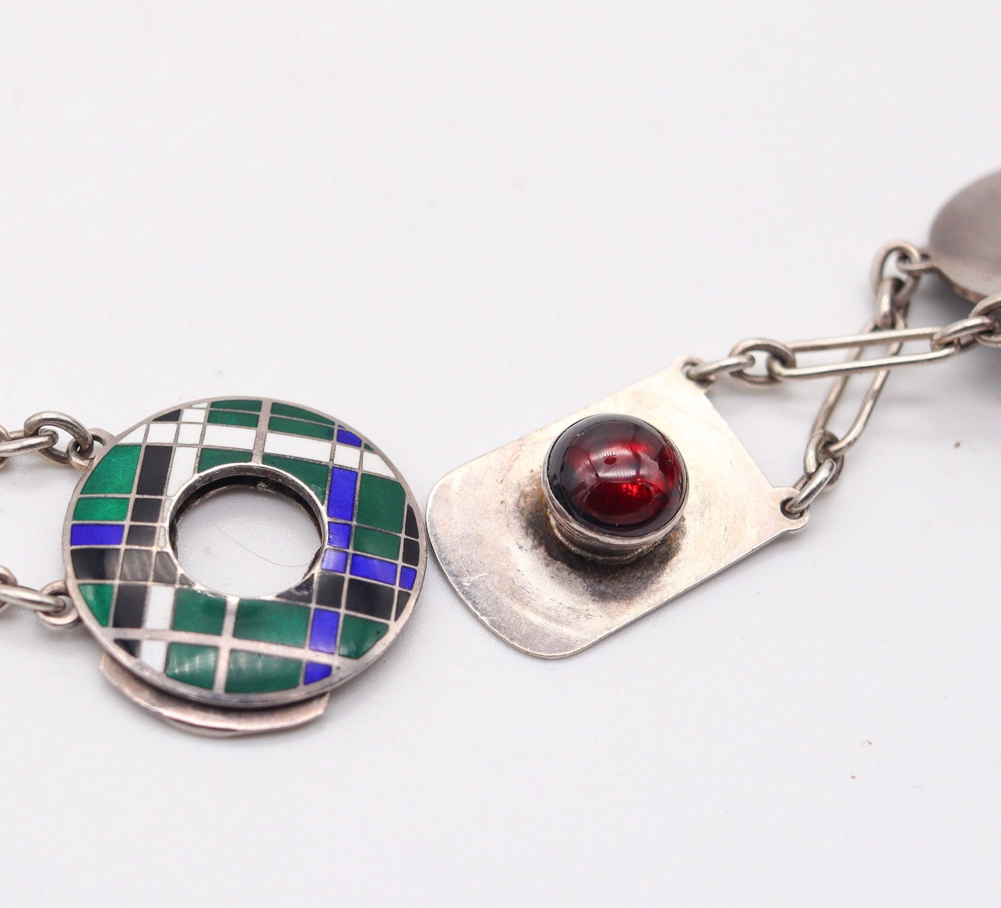 Donna Burberry Modernist 1960 Cintura con smalto cloisonné in argento e granato in vendita