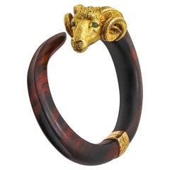 Gay Freres 1970 Francia Bracciale Zodiac Ram Wood in oro 18Kt con smeraldi