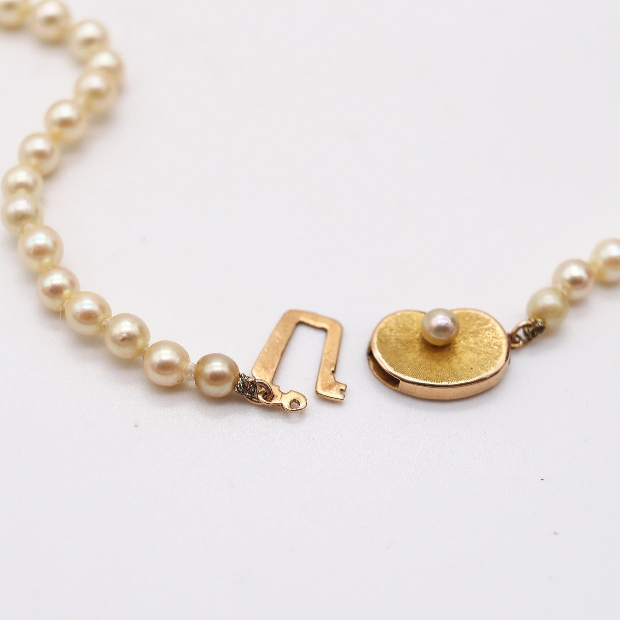 PERLE CULTURATE Collana lunga graduata vintage con chiusura in oro giallo 18Kt In condizioni ottime in vendita a Miami, FL