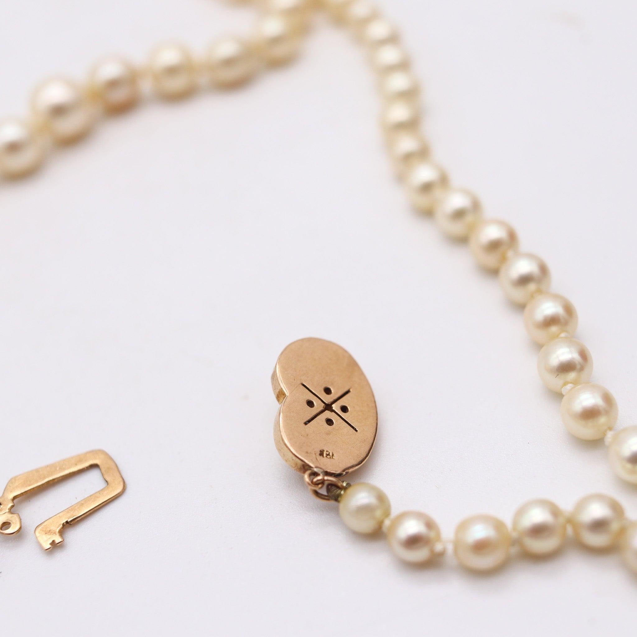 Donna PERLE CULTURATE Collana lunga graduata vintage con chiusura in oro giallo 18Kt in vendita