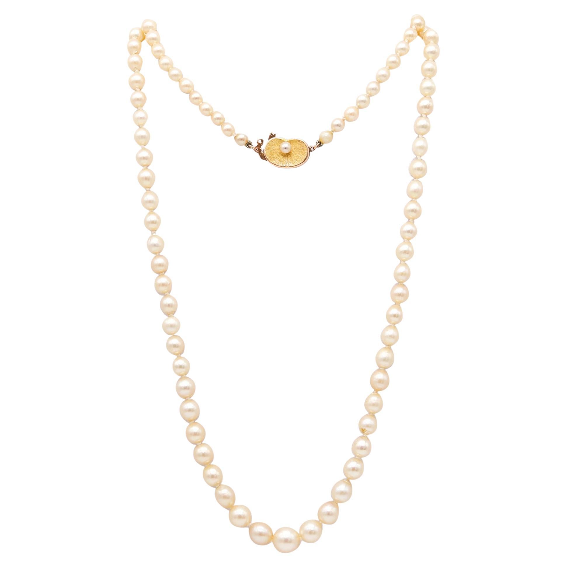 PERLE CULTURATE Collana lunga graduata vintage con chiusura in oro giallo 18Kt in vendita