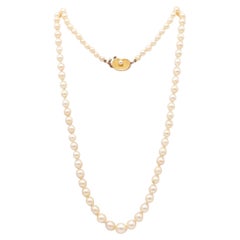 CULTURED PEARLS Vintage Graduated Long Necklace With 18Kt Yellow Gold Lock