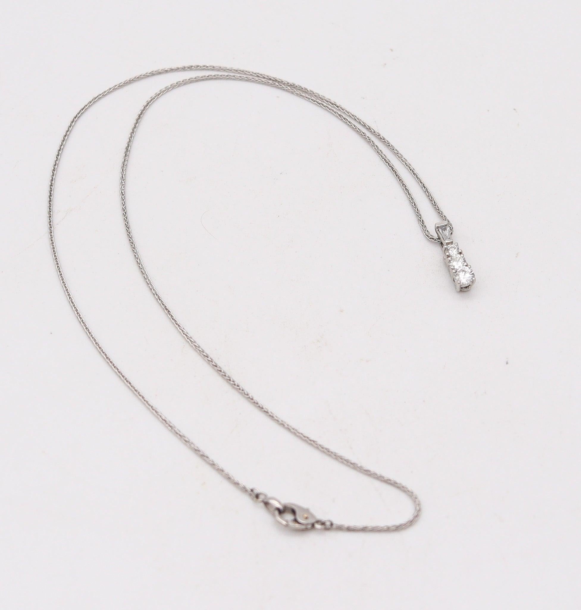 Moderniste Collier pendentif MODERNISTE en platine avec diamants blancs VVS gradués en vente