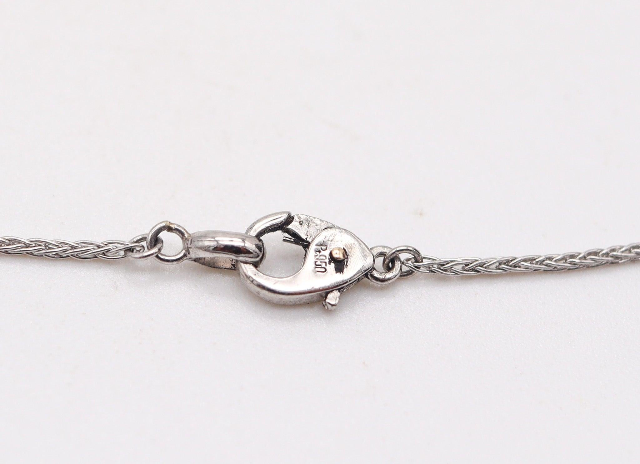 Taille navette Collier pendentif MODERNISTE en platine avec diamants blancs VVS gradués en vente