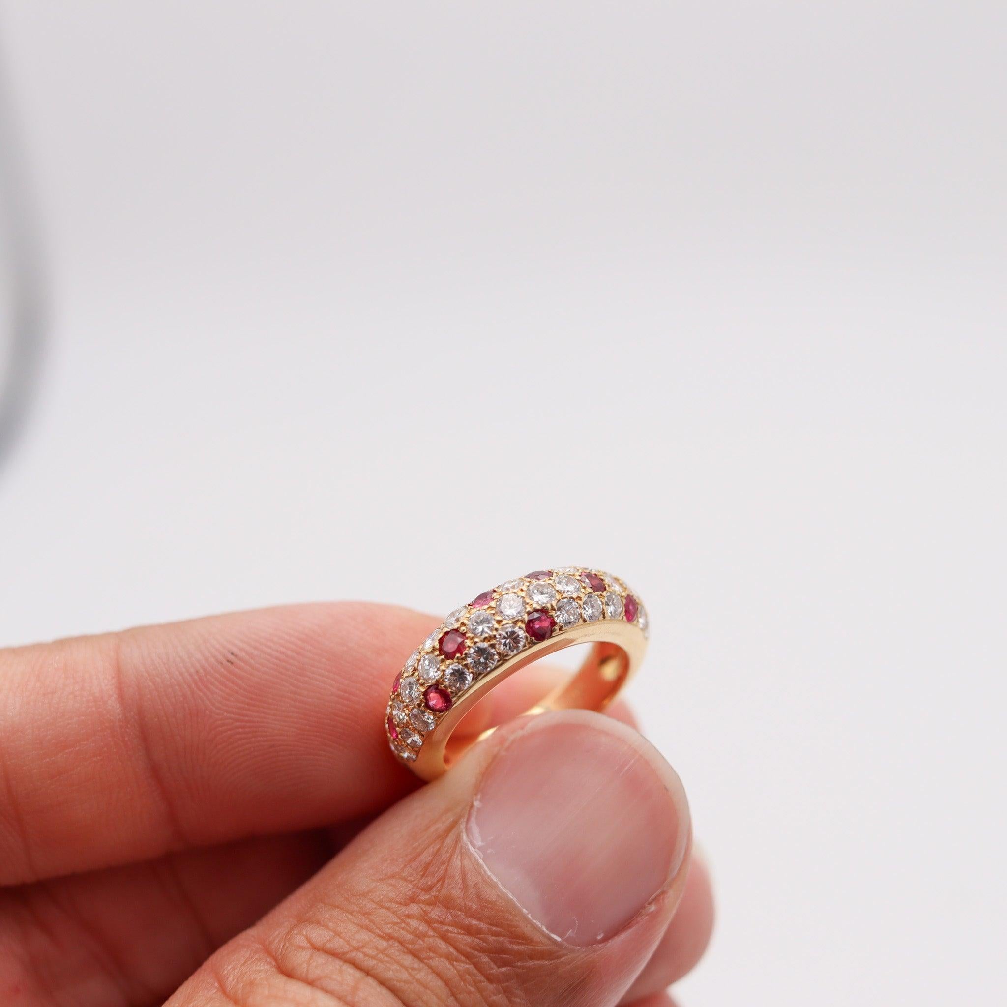 Anello Cartier Paris Mimi in oro 18Kt con 2,36 carati di rubini e diamanti in vendita 2