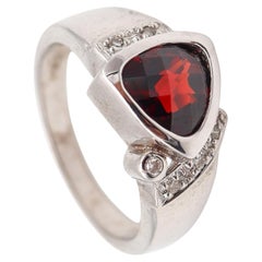CLASSIC Italian Ring In 14Kt White Gold With 1.90 Cwt White Diamonds & Garnet