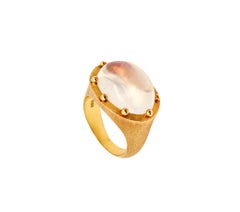 TEMPLE ST CLAIR Cocktailring aus 18-karätigem Gelbgold mit einem ovalen Mondstein von 11,26 Karat