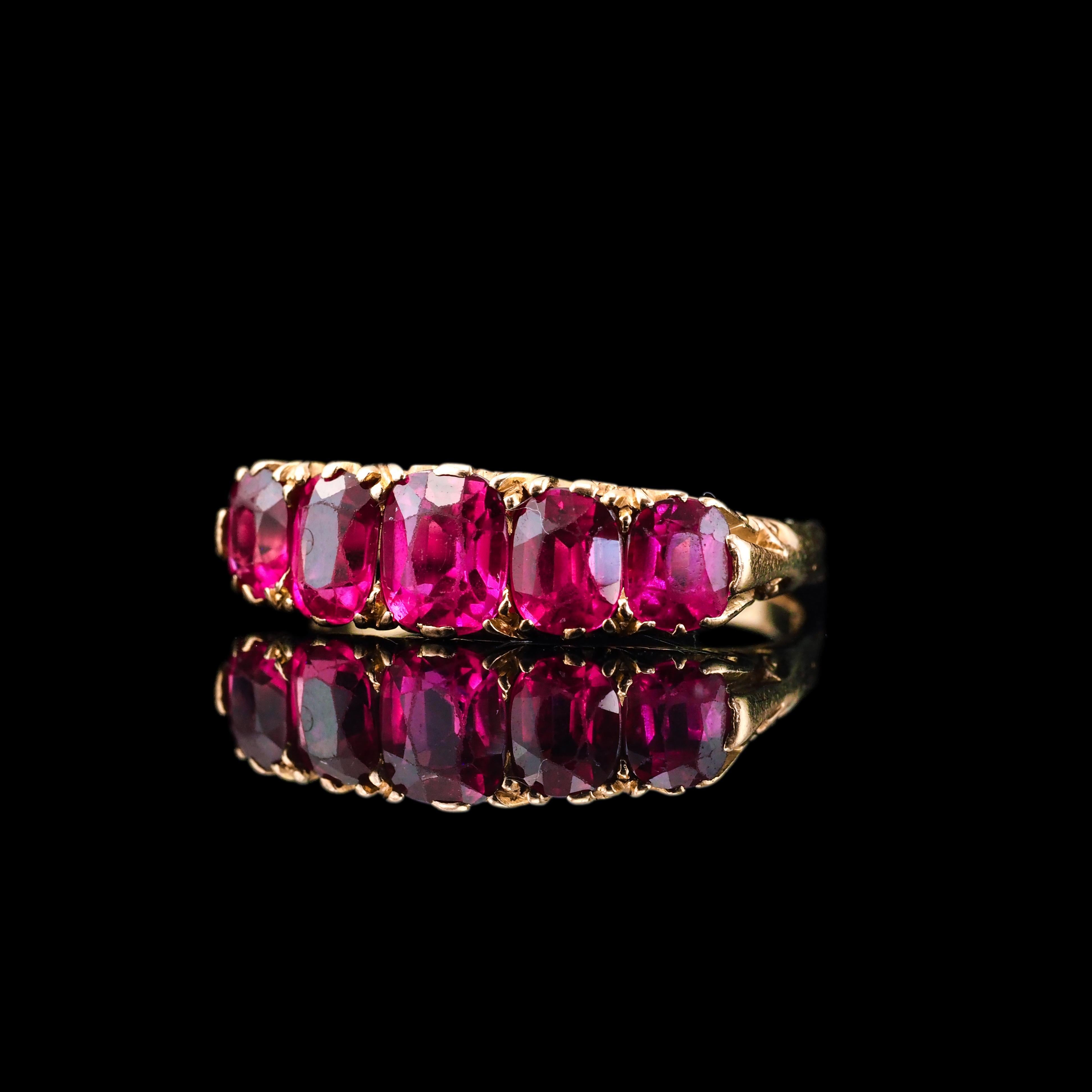 Antique Victorian Ruby Ring 5 Stone Design 18K Gold - c.1900 en vente 12