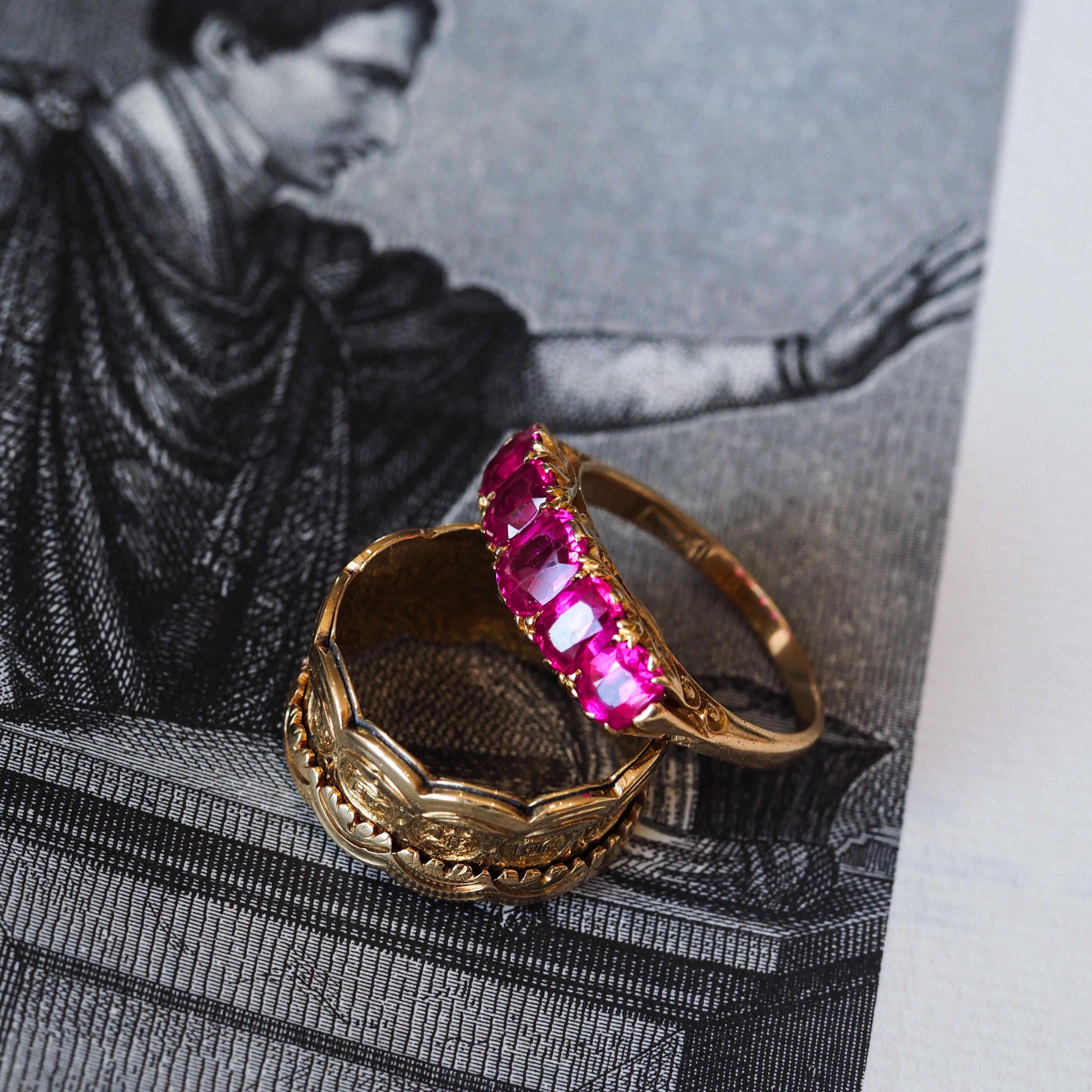 Antique Victorian Ruby Ring 5 Stone Design 18K Gold - c.1900 en vente 13