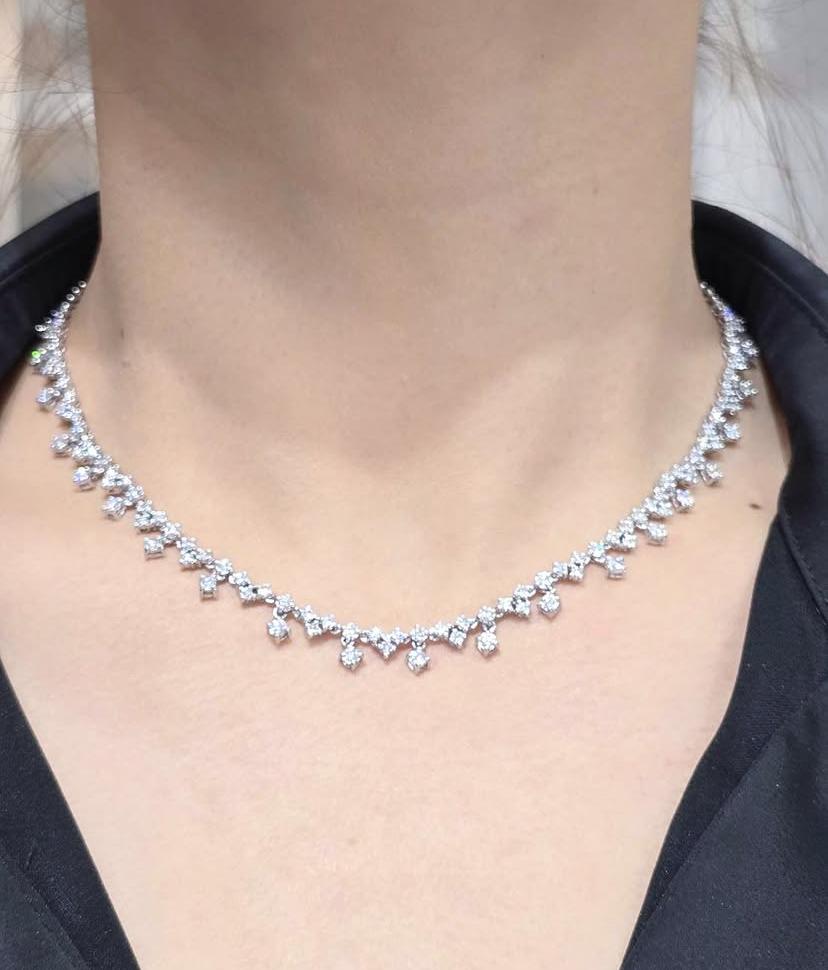 Women's 4.00 Carats Mixed Shape Diamonds 18K Gold Necklace For Sale