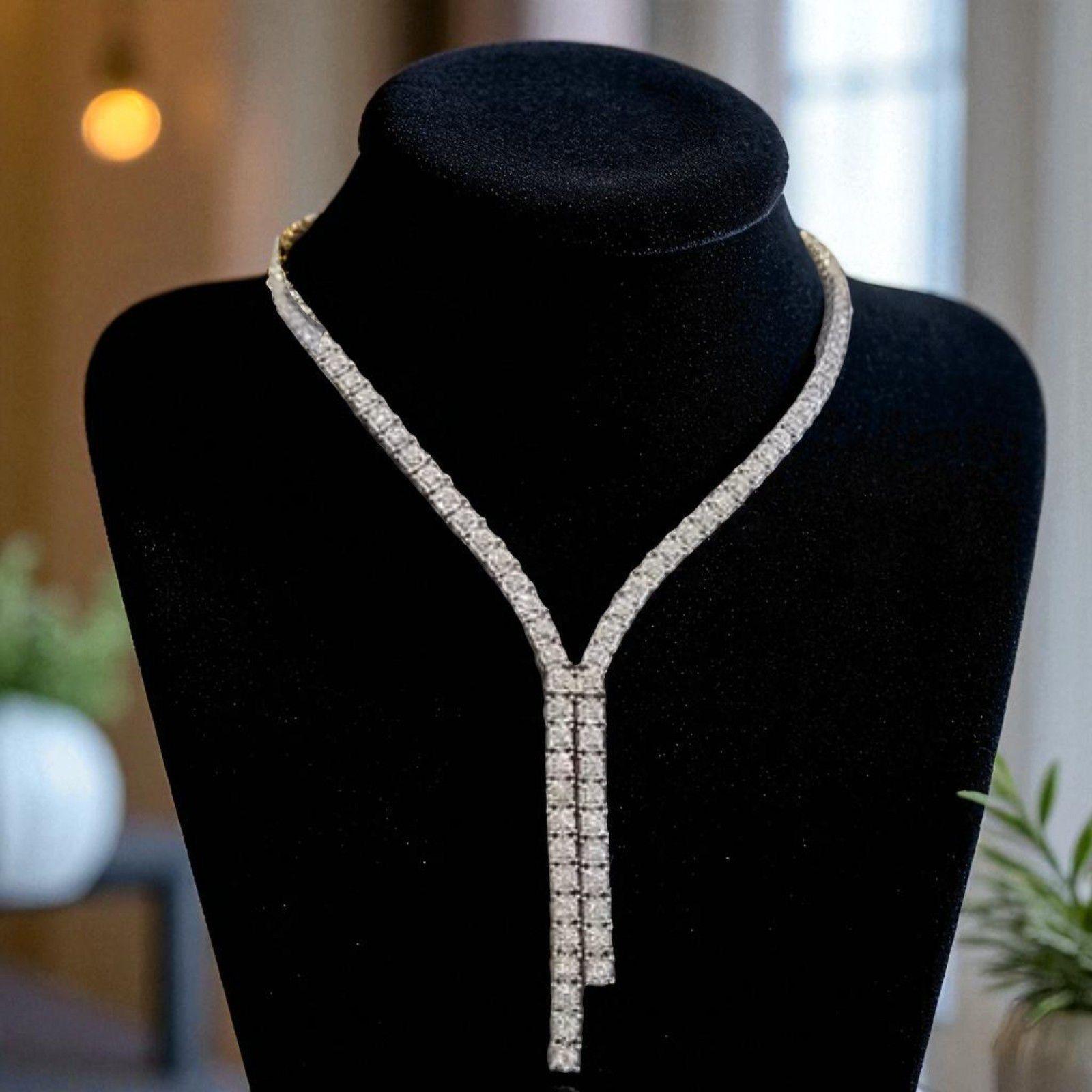 An exquisite Diamonds tennis necklace in contemporary , so elegant and refined design.
Elevate you timeless of beauty and add a touch of light and sophistication on your look.
Magnificent tennis necklace come in 18k gold with dazzling Diamonds of