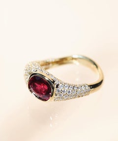 18k Gold Ring with Natural Ruby & Diamonds by Nikabell