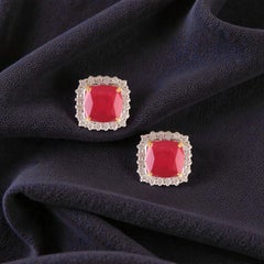 Superbes boucles d'oreilles à clous en or 14 carats, ornées de diamants ronds taille brillant de 7,10 carats, de qualité F/VS1, et de rubis