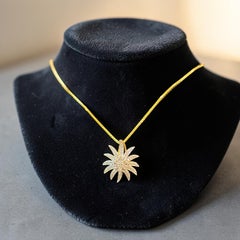 0.66 Carats F/VS1 Round Brilliant Diamonds Pavé Sunburst Necklace in 14K Gold