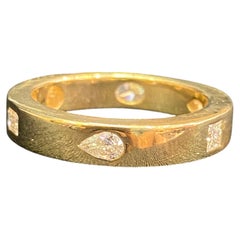 0.72 Carats Multi-Shape F/VS1 Diamonds Unisex Band Ring In Fine 14K Yellow Gold
