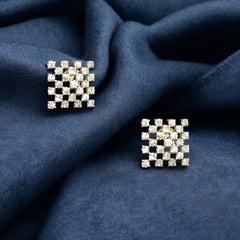 Orecchini a bottone con pavé di diamanti taglio brillante rotondo da 0,80 carati, F/VS1, in oro giallo 14K